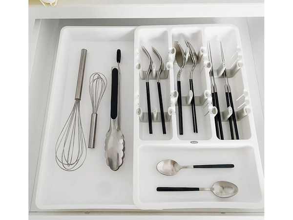 Cutlery drawer insert pull-out organiser