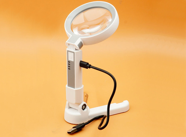 Lupa kozmetická lampa na čítanie osvetlenie 20 led