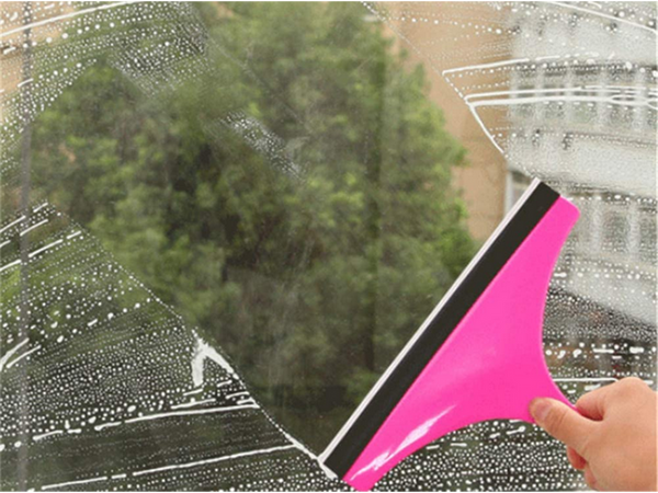 Essuie-vitre avec poignée pour l'eau de vitre