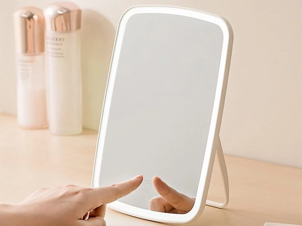 Miroir de maquillage cosmétique éclairé par led