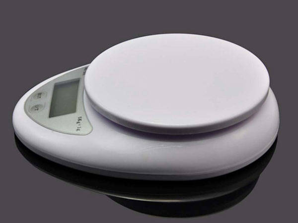 Elektroniskais kuchnes svars ar displeju 5 kg