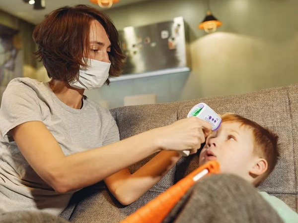 Brezkontaktni infrardeči termometer lcd elektronski natančen digitalni