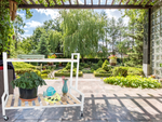 Holzblumenbeet für topfblumen zweistöckiges regal auf rädern terrasse