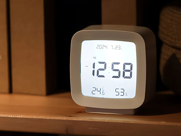 Modinātājs ar datumu un temperatūru ar snaudas funkciju lcd gaisa mitrums