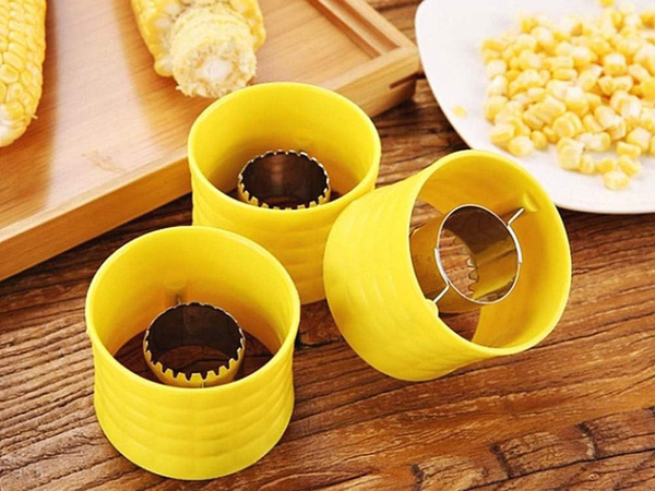 Kukoricacsutkahámozó kukoricacső a magok számára