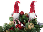 Gnomo de navidad gnomo de navidad bajo el árbol de navidad