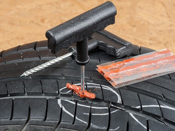 Tyre repair kit fast repair of a wheel tyre