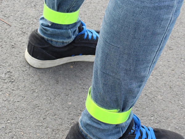 Samozaporna odsevna zapestnica za tek odsevna zapestnica