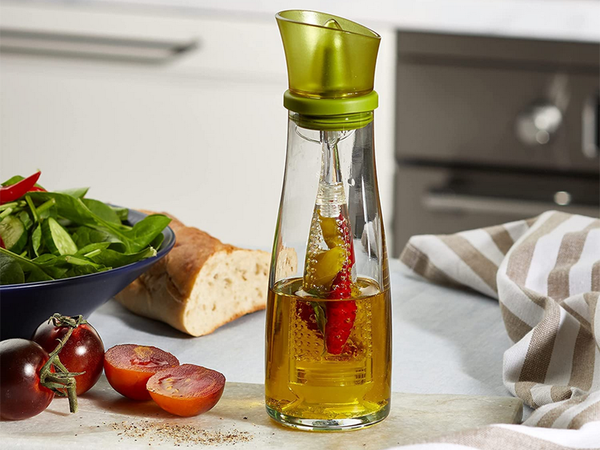 Öl- und essigflasche glasspender mit kräuterspender 0,5l