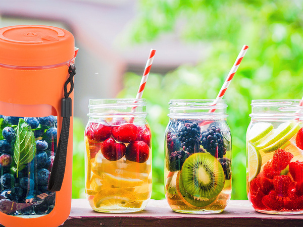 Tragbarer USB-Smoothie-Mixer, kabelloser Eiszerkleinerer mit Trageband