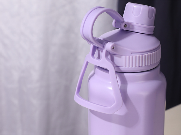 Termos bidon termic mug 700 ml mahutavusega, käepidemega, soojade ja külmade jookide jaoks