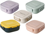 Boîte à lunch contenant le déjeuner avec compartiments couverts
