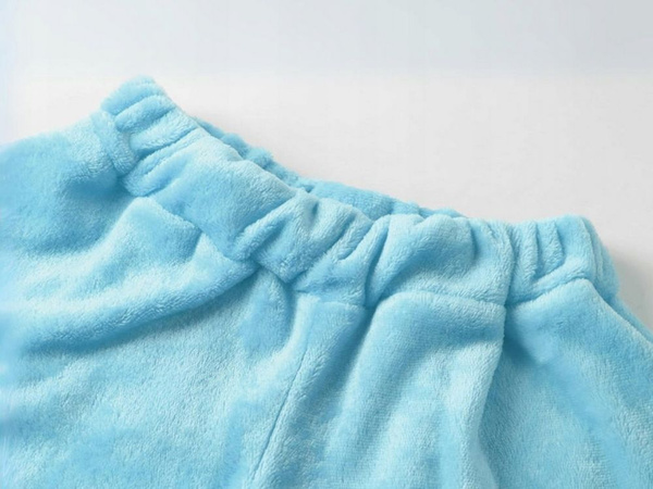 Cálido pijama de mujer de dos piezas con capucha de felpa suave corto m
