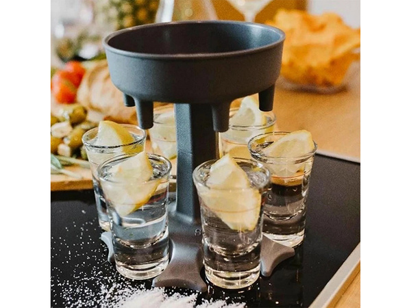 Stroj na nalévání nápojů ze skla