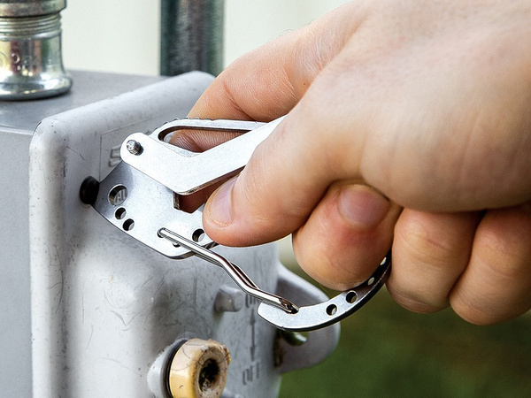 Obroč za ključe karabin preživetje multitool