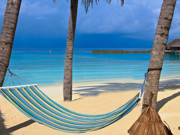 Vrtna viseča mreža ojačana črtasto obarvana lesena gugalnica 200 x 80