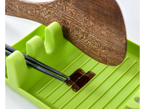 Kitchen spoon drainer pad