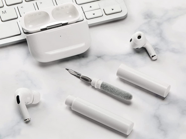 Cleaning kit for telephone handsets