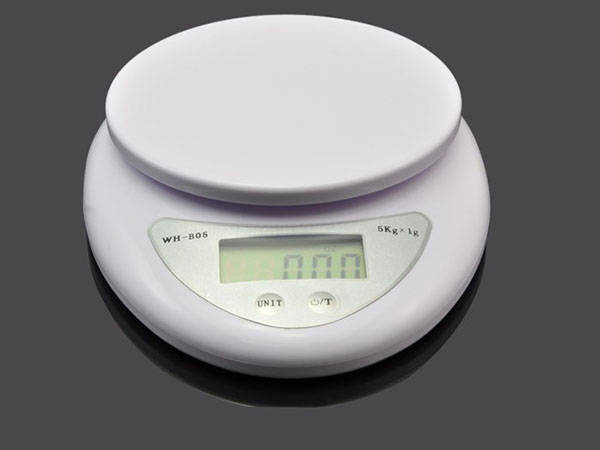 Elektroniskais kuchnes svars ar displeju 5 kg