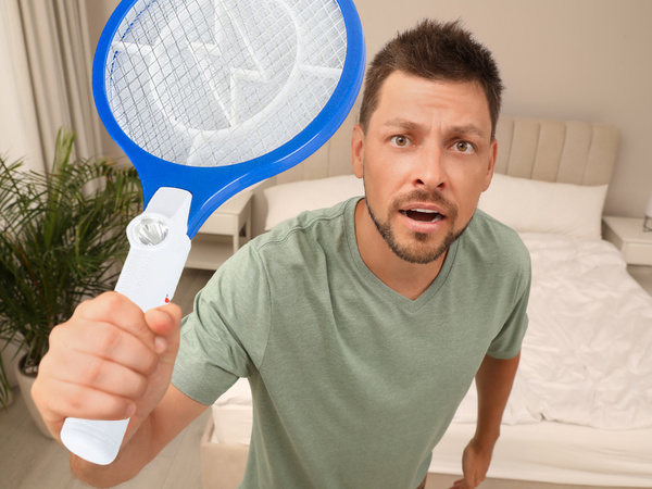 Elektrinė musių gaudyklė letenų maišelis uodai kandys musės