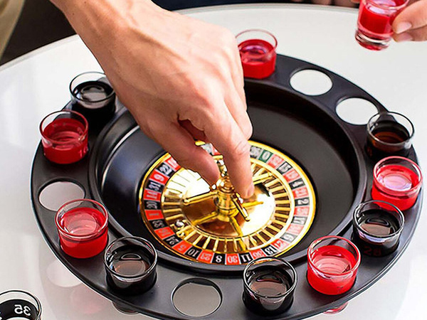 Alkohol rulet game + 16 ks pohárov