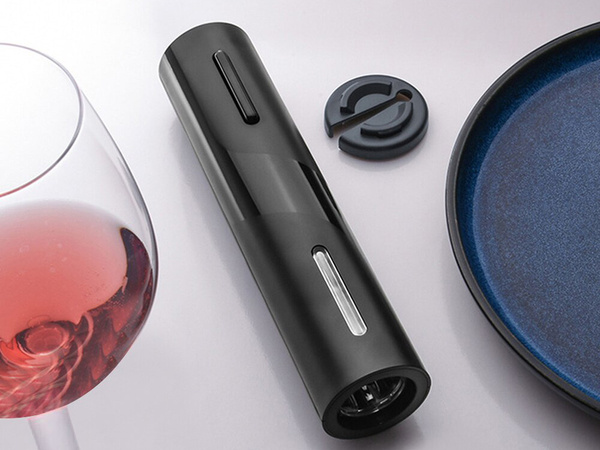 Electric corkscrew wine opener set
