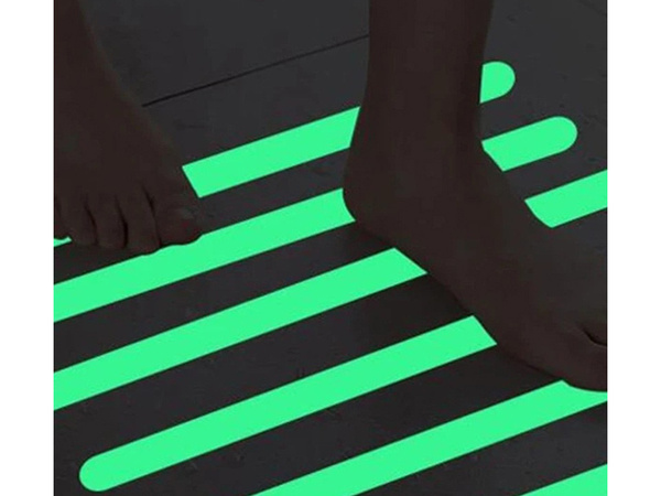 Tamsiai šviečianti fluorescentinė juosta 3 m