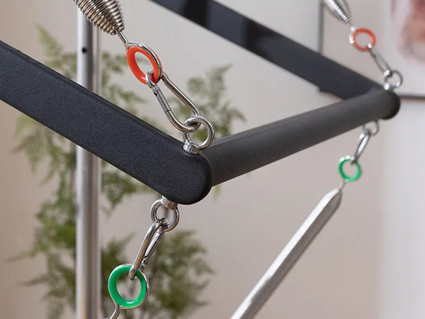 ŁÓŻKO DO ĆWICZEŃ PILATES PILATESU REFORMER URZĄDZENIE DO ĆWICZENIA FITNESS