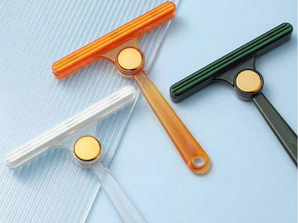 Rouleau brosse pour nettoyer les poils de chien sur les tapis et moquettes double face