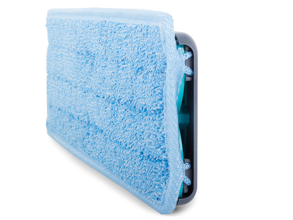 Flat mop for floor cleaning non-dripping titan twist