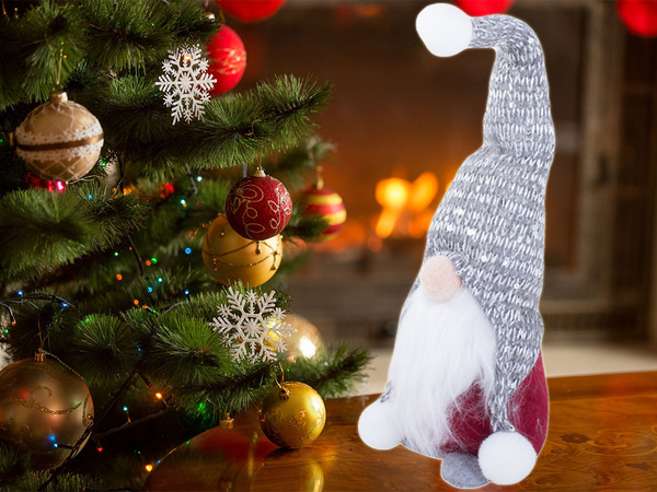 Gnome de noël gnome de noël sous l'arbre de noël