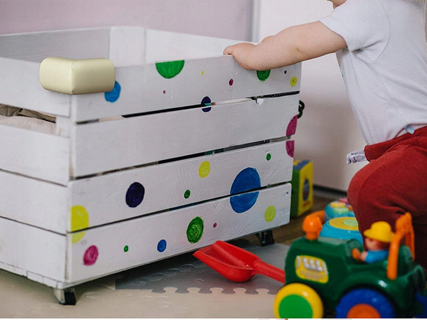 Vahtpolüstri nurgakaitse mööbli nurkadele valge kleebis x4