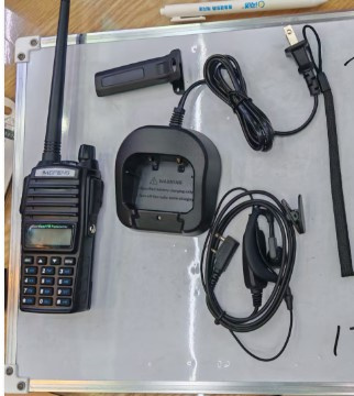 KRÁTKOVLNÁ VYSÍLAČKA UV-82 (50)