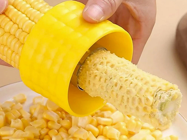 Kukoricacsutkahámozó kukoricacső a magok számára