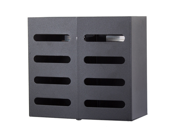 Stenski organizator pribora z odcejalnikom