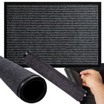 Gummierte fussmatte für schuhe unter der haustür des hauses 60 x 90