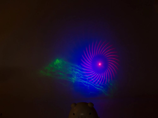 PROJEKTOR KARU ÖINE VALGUS LED LASERPROJEKTOR UNIVERSAALNE KAUGJUHTIMISPULT