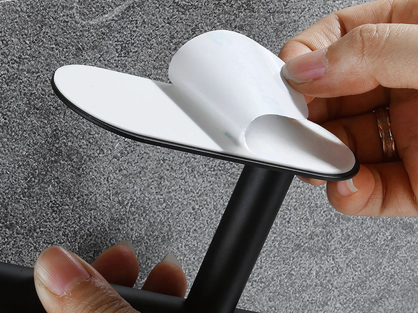 Wc-paberi hoidja wc isekleepuv ilma puurimata must loft metallist