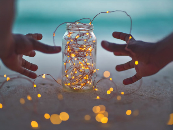 Žične luči 100 led z baterijami 10m bela topla