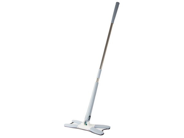 Flat mop for floor cleaning with wringer rotary twist wringer