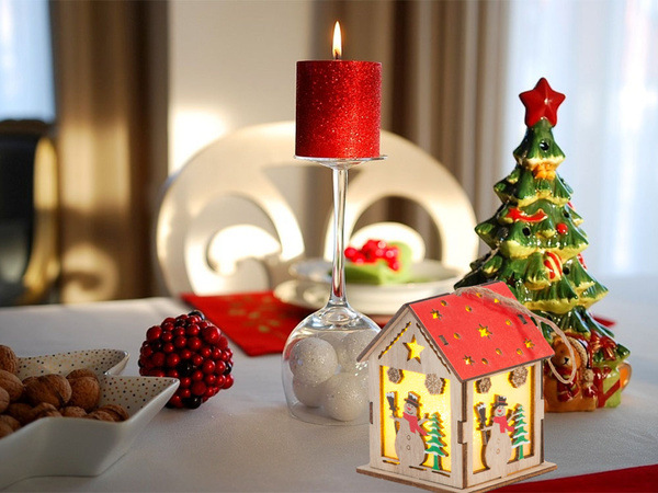 Holzlaterne hängend weihnachtsbaumbeleuchtung weihnachtsdekoration schneemann