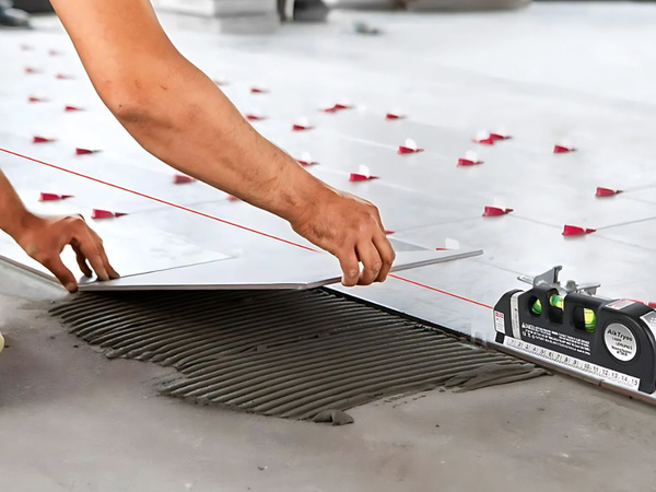 PRECÍZIÓS LÉZERES VÍZMÉRTÉK 2.5M-ES MÉRŐSZALAGGAL LÉZER 3 LED ÜZEMMÓD USB