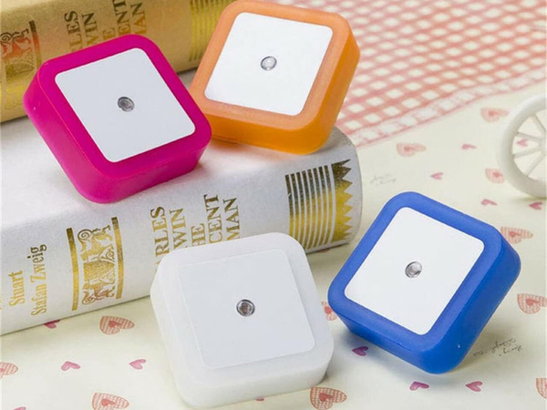 Nakts gaisma kontaktam krēslas sensors plug-in rezultātā nakts gaisma