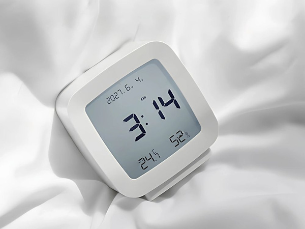 Alarm clock with date and temperature with snooze function lcd moisture in the air