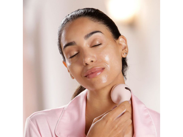 Sonický kartáč na masáž obličeje