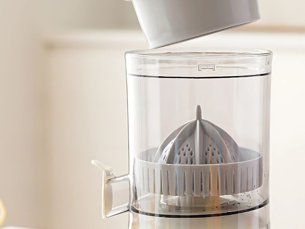 Citrus juicer, automatic orange and fruit squeezer