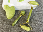 Jade gesichtsmassagegerät roller set