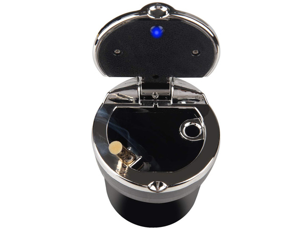 Popelník do auta vedený košem místo hrnku