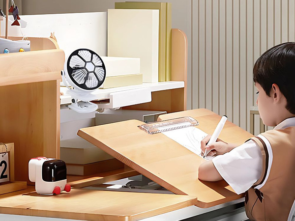 Asztali ventilátor álló csíptethető ventilátor világítással 3 újratölthető üzemmóddal