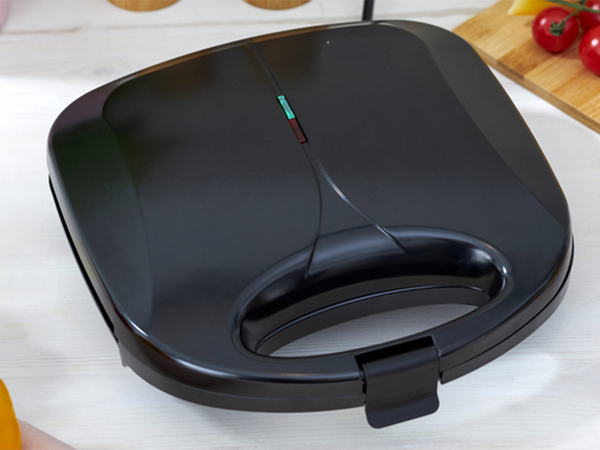 Hriankovač 750w sendvičový dvojitý čierny